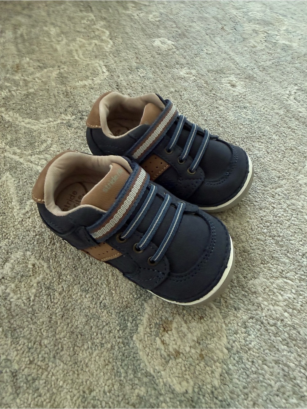 Stride Rite Soft Motion™ Artie Walker Sneaker - Size 6 W - Navy & Brown - NWT